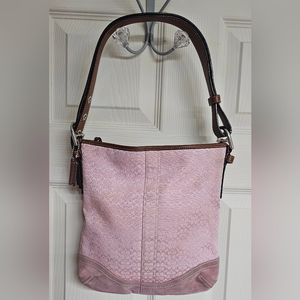 SOLD ON ANOTHER SITE-Coach light pink F10944